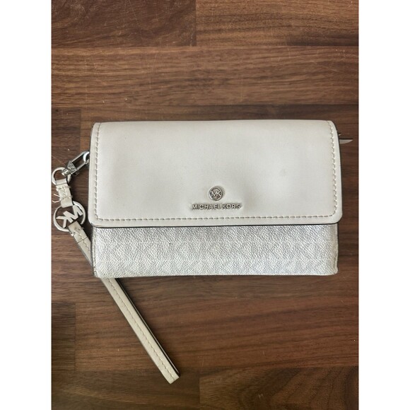 MICHAEL KORS JET SET CHARM LG FLAP Phone WRISLET in OPT/ ALLUM (white) color - Picture 1 of 12